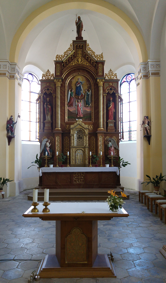 Hlavní oltář farního kostela sv. Jakuba Staršího ve Světlíku