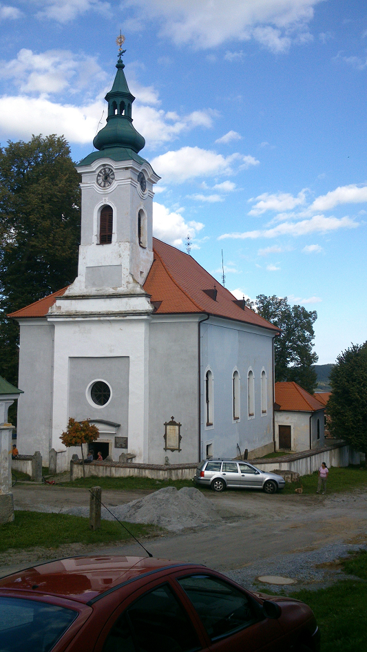 Farní kostel Nejsvětější Trojice v Hodňově